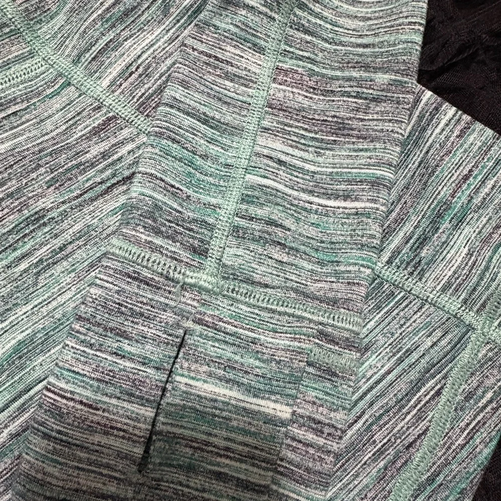 Lululemon Define Jacket w/ full zip & thumbholes. Mint Green, gray & black - Picture 8 of 8